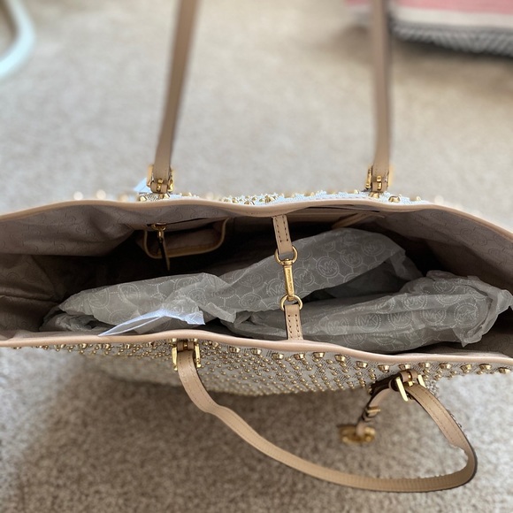 MK Jet set travel studded tote - Picture 4 of 5